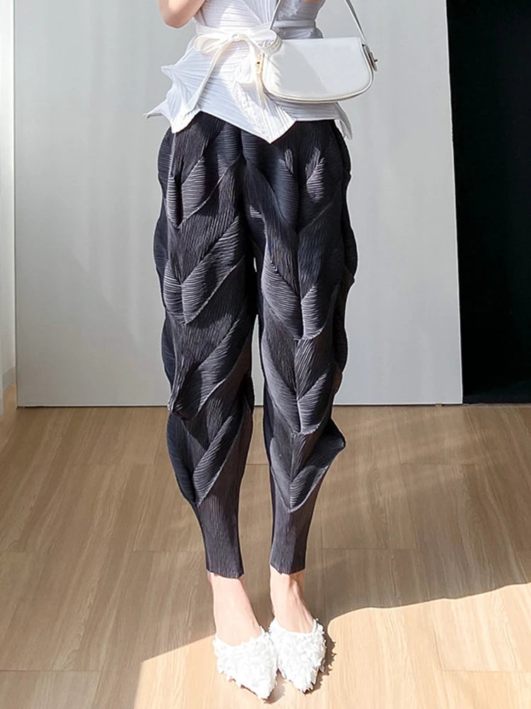 Jada – Women’s Pleated Tapered Pants with Elastic Waist