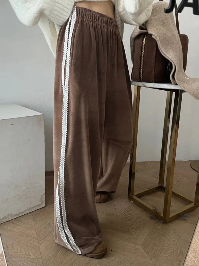 Zariah – Women’s Velour Wide-Leg Pants with Side Stripe