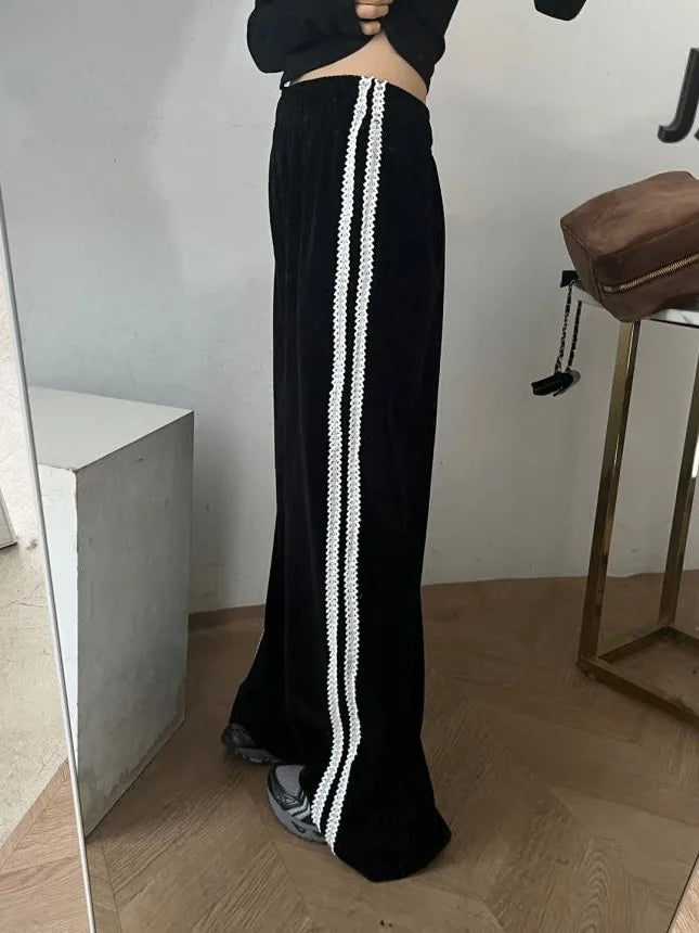 Zariah – Women’s Velour Wide-Leg Pants with Side Stripe