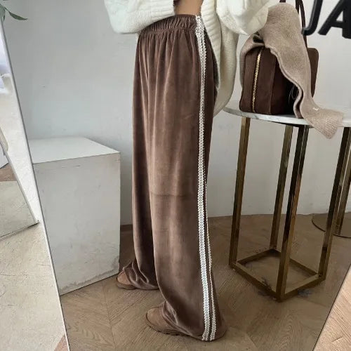 Zariah – Women’s Velour Wide-Leg Pants with Side Stripe
