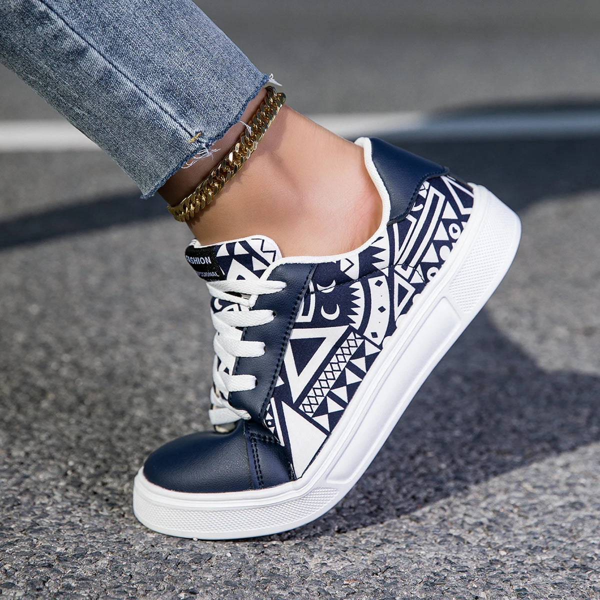 Elora – Unisex Casual Sneakers Lightweight Soft Sole Walking Shoes