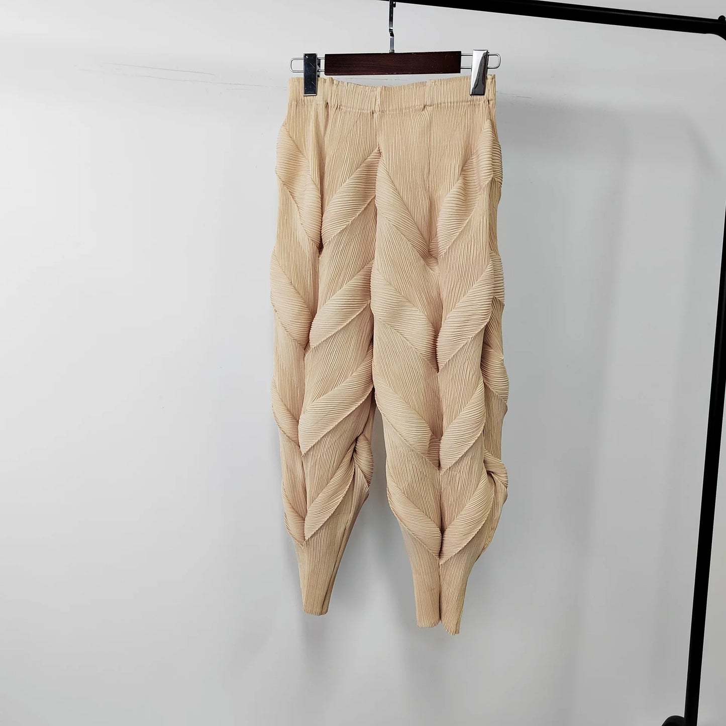 Jada – Women’s Pleated Tapered Pants with Elastic Waist