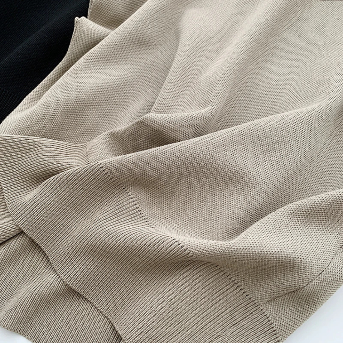 Aaliyah – Women’s Vintage Knit Blouse with Mock Neck Sleeveless Design - Auvrya