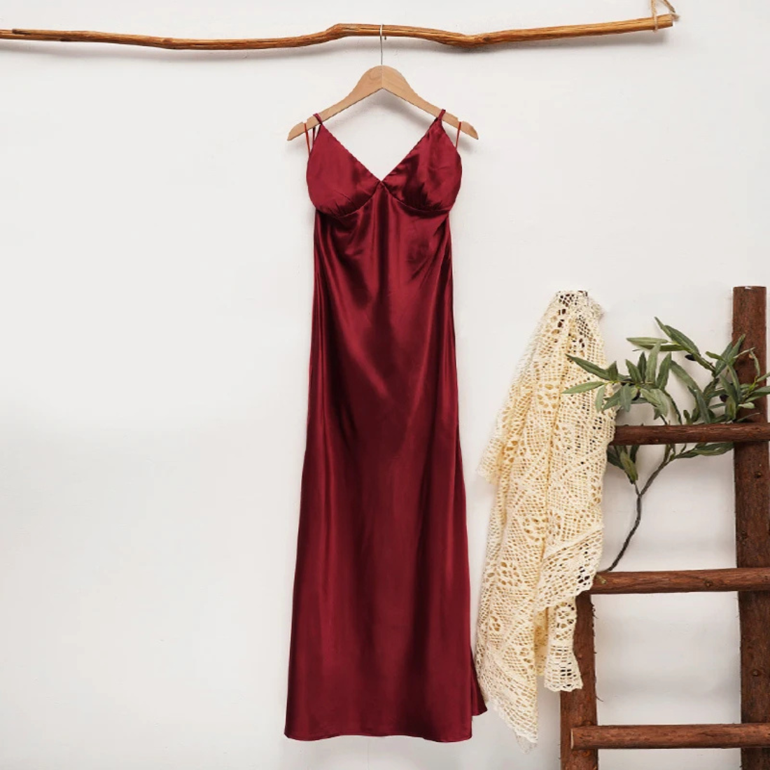 Caroline – Women’s Elegant V-Neck Backless Maxi Evening Dress - Auvrya