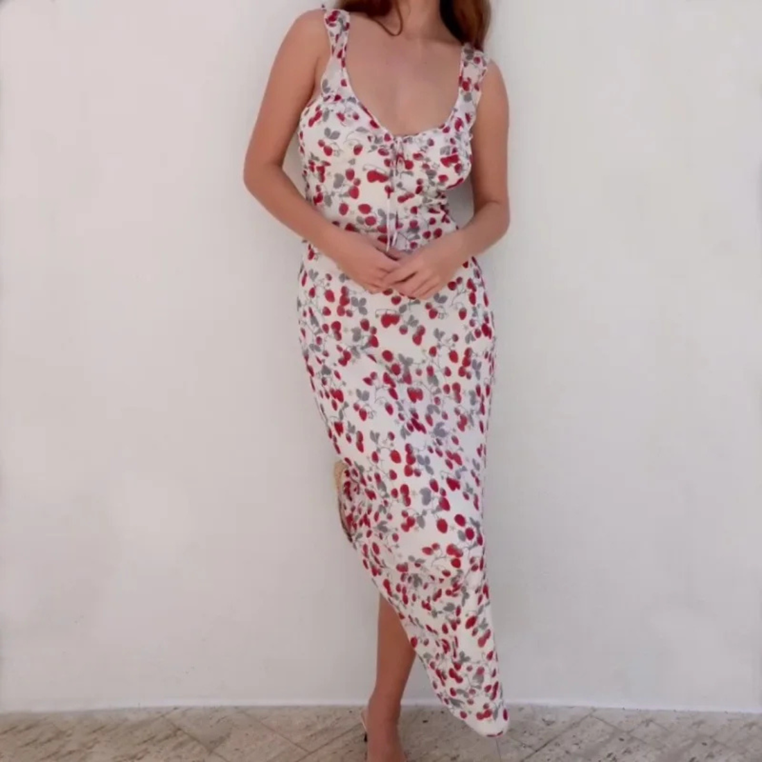Emily &ndash; Women&rsquo;s Floral V-Neck Plunge Maxi Dress Sleeveless - Auvrya