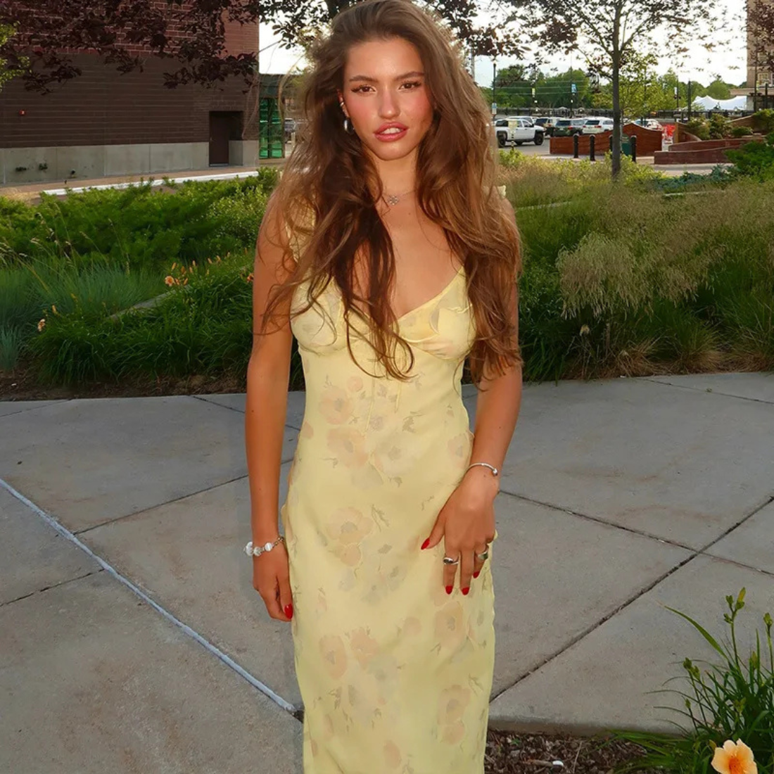 Emily &ndash; Women&rsquo;s Floral V-Neck Plunge Maxi Dress Sleeveless - Auvrya