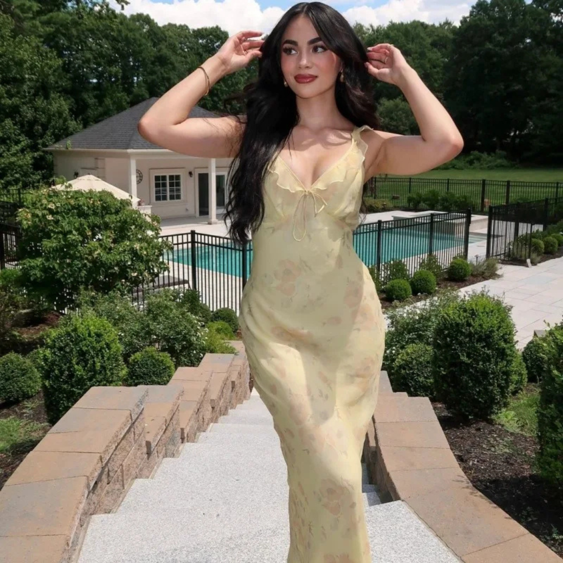 Emily &ndash; Women&rsquo;s Floral V-Neck Plunge Maxi Dress Sleeveless - Auvrya