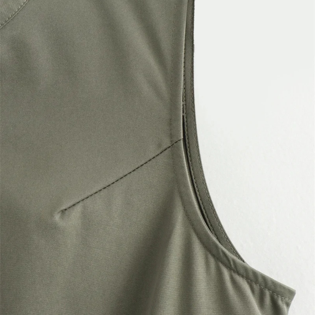 Quinn – Women’s Pleated Zip-Front Midi Dress Sleeveless Elegant Bodycon - Auvrya