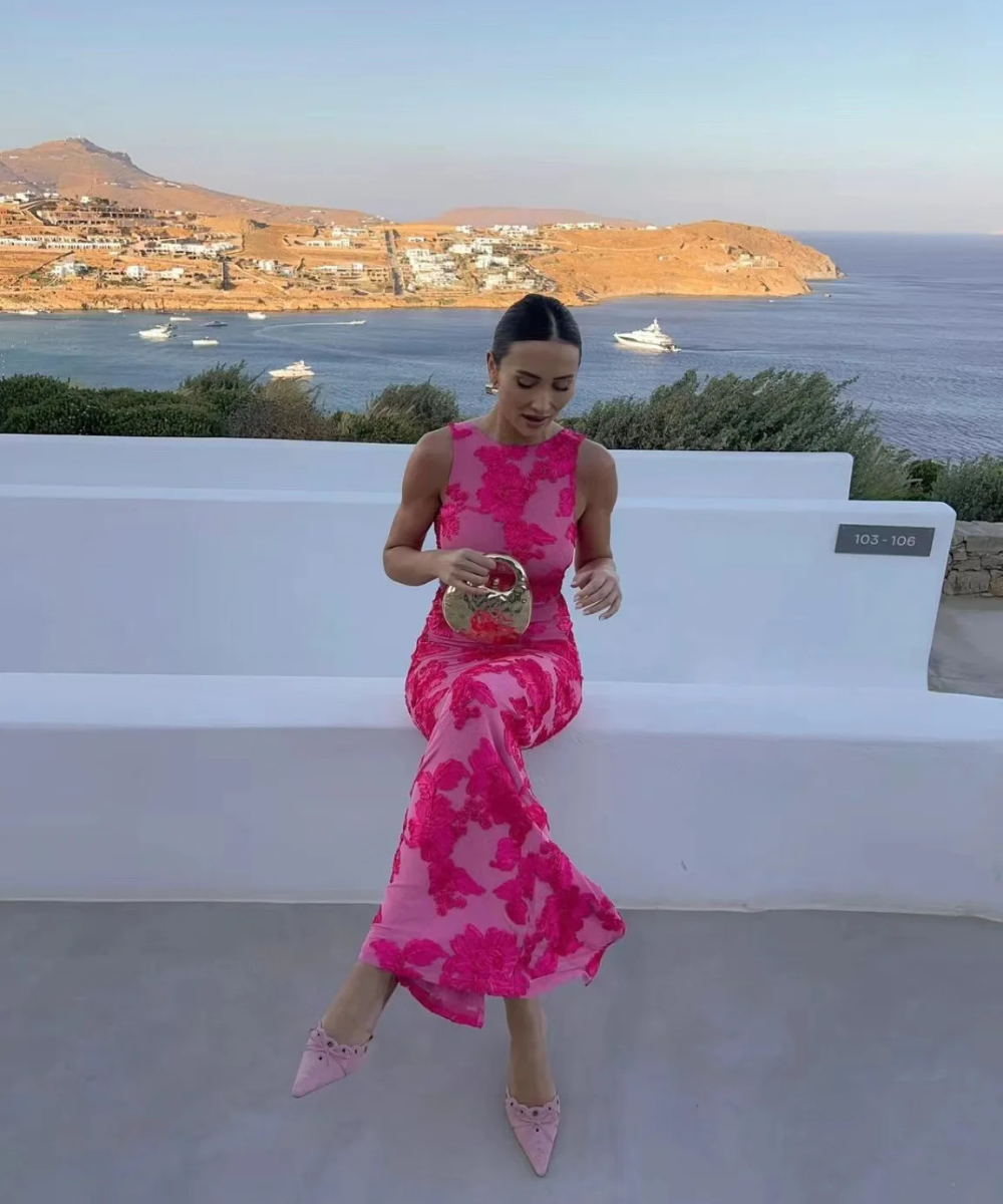 Victoria &ndash; Women&rsquo;s Sleeveless Maxi Dress with Floral Embroidery Mesh - Auvrya