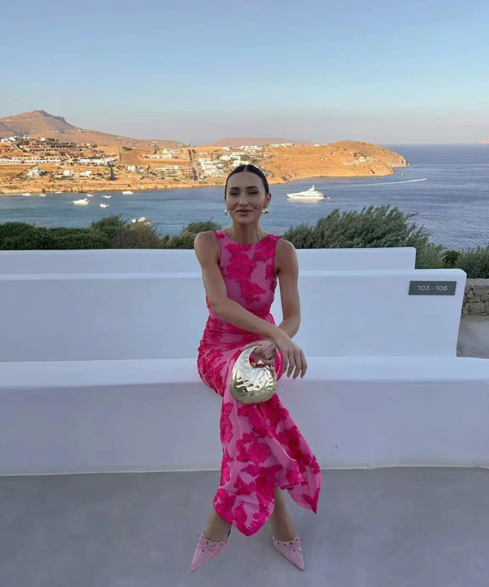 Victoria &ndash; Women&rsquo;s Sleeveless Maxi Dress with Floral Embroidery Mesh - Auvrya