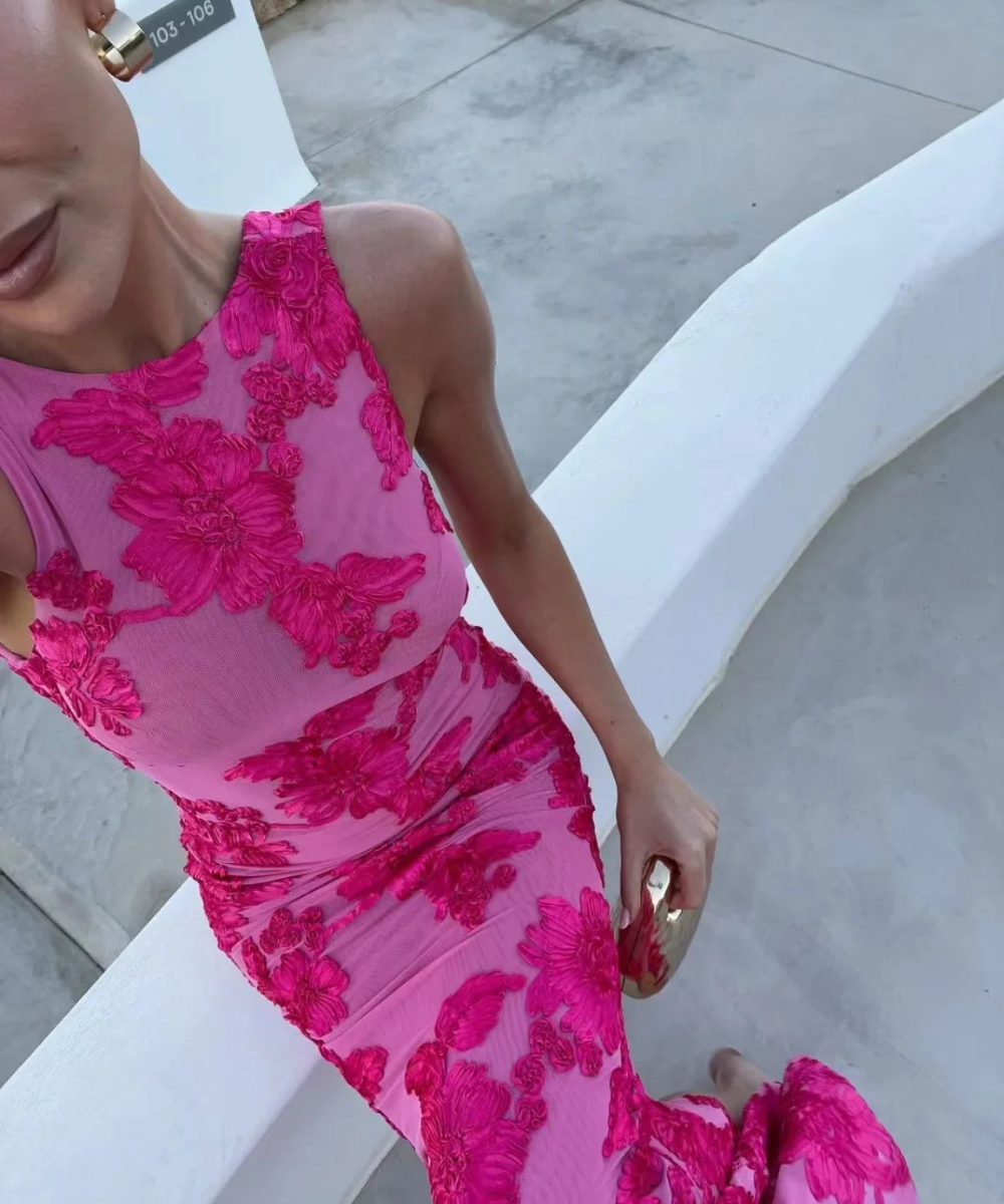 Victoria &ndash; Women&rsquo;s Sleeveless Maxi Dress with Floral Embroidery Mesh - Auvrya